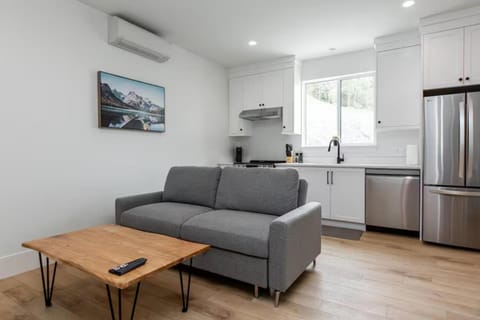 Lakeside Living New 1 Bedroom Retreat Apartment in Lake Cowichan