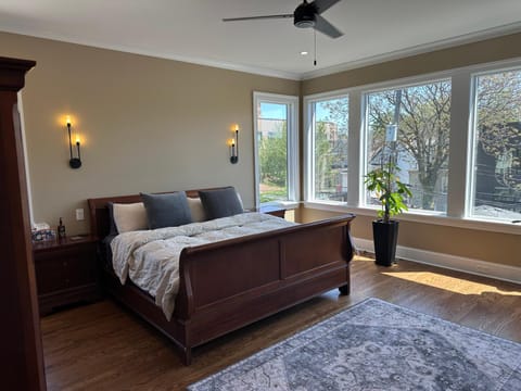 Bed, Photo of the whole room, Bedroom