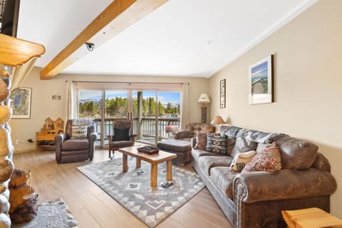 Tahoe Keys Marina View - 3 BDR Desirable Community Apartment in South Lake Tahoe