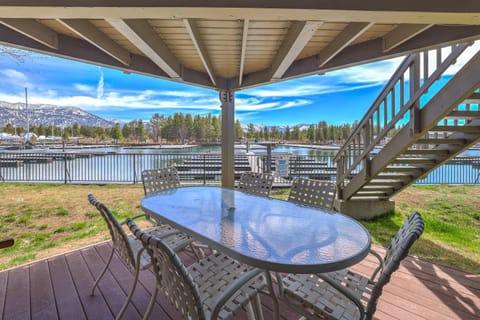 Tahoe Keys Marina View - 3 BDR Desirable Community Apartment in South Lake Tahoe