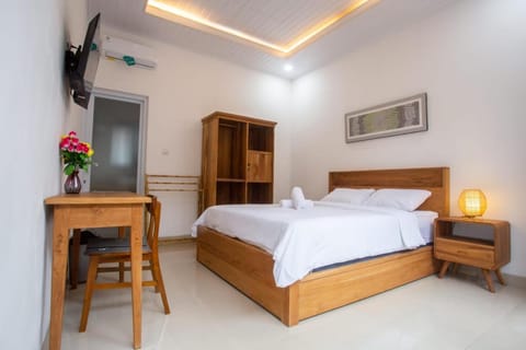 wardrobe, air conditioner