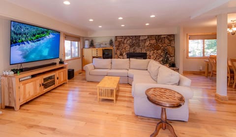 The Meadows - Ski Lease - Extended 30 Plus Days House in South Lake Tahoe
