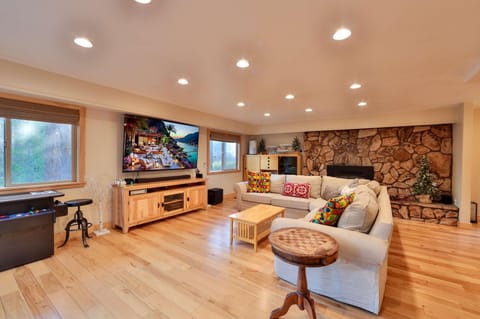 The Meadows - Ski Lease - Extended 30 Plus Days House in South Lake Tahoe