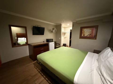 Casa Blanca Hotel - Corona Hotel in Corona