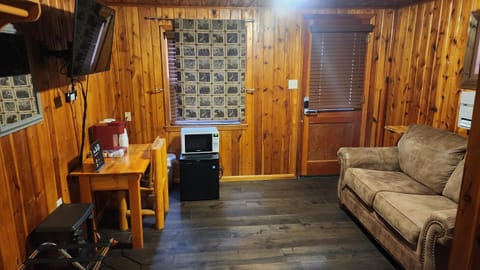 Allen Gulch Motel Hotel in Hill City