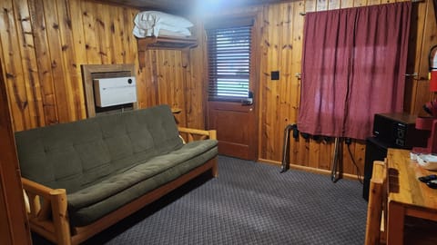 Allen Gulch Motel Hotel in Hill City