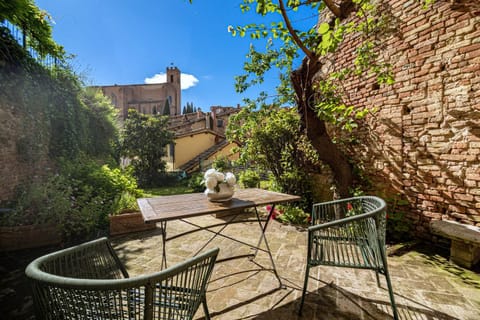 Patio, Garden view