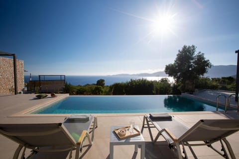 Swimming pool, sunbed