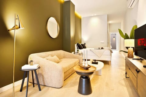 Bed, Living room