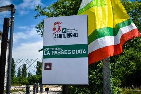 Agri Campeggio La Passeggiata solo posti campeggio camper roulotte tende Campground/ 
RV Resort in Province of Brescia