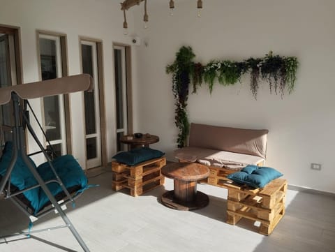 Balcony/Terrace, Internal: Not applicable to any particular room