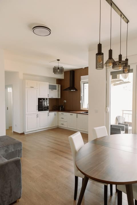 Kitchen or kitchenette, Dining area, dishwasher, oven, stove