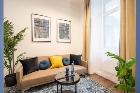 Living room, Seating area, heating, internet