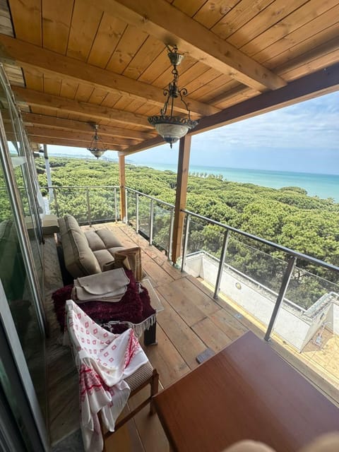 Natural landscape, Coffee/tea facilities, View (from property/room), Balcony/Terrace, Seating area, Buffet breakfast