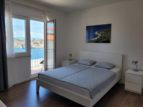 View (from property/room), Photo of the whole room, Bedroom