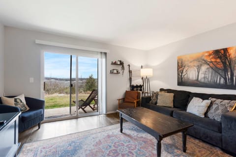 Epic Branson Skyline Sunsets Secluded Sanctuary House in Branson