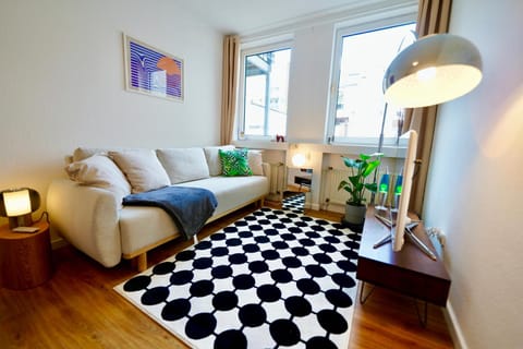 Bed, Living room, Photo of the whole room, Seating area