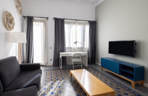 Communal lounge/ TV room, Living room