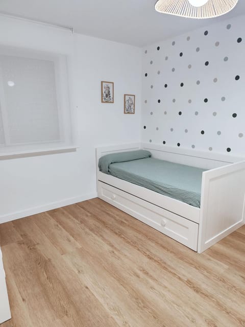 Bed, Photo of the whole room, Bedroom, children, Inner courtyard view, towels, wardrobe