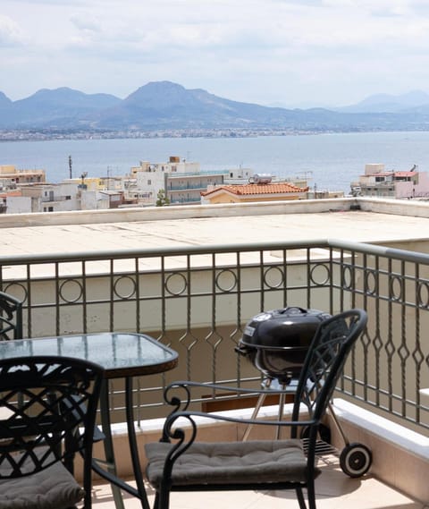BBQ facilities, Balcony/Terrace, Balcony/Terrace, Lounge or bar, Mountain view, Sea view, Sea view