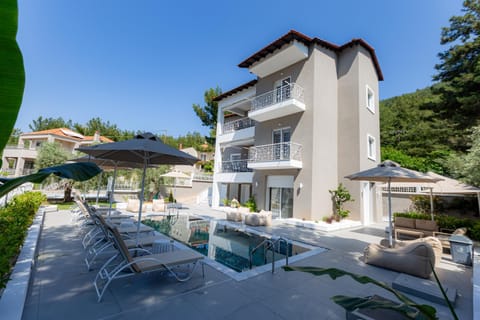 Property building, Pool view, Swimming pool