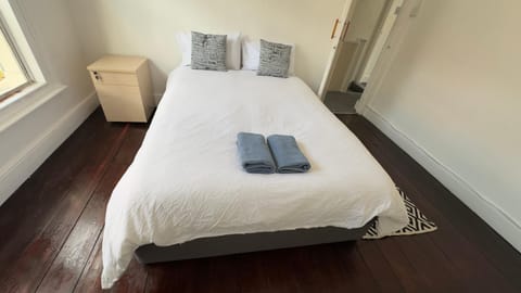 Spacious room 3 Vacation rental in Bristol