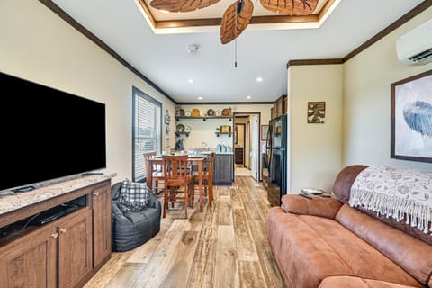 6 Mi to Topsey Exotic Ranch Retreat on 12 Acres! House in Rio Grande