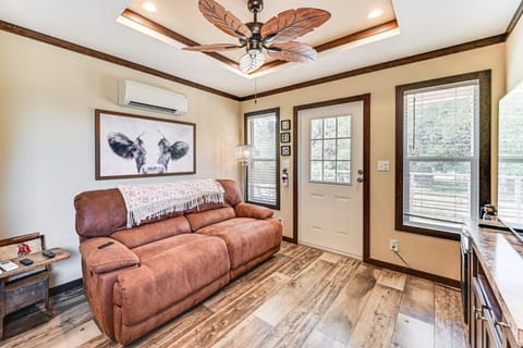 6 Mi to Topsey Exotic Ranch Retreat on 12 Acres! House in Rio Grande