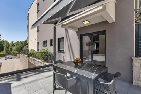 Luxury Apartment Nikolina with Garage Apartment in Tučepi