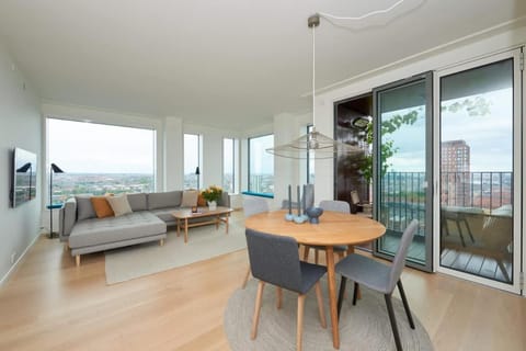 TV and multimedia, View (from property/room), Balcony/Terrace, Seating area, Dining area