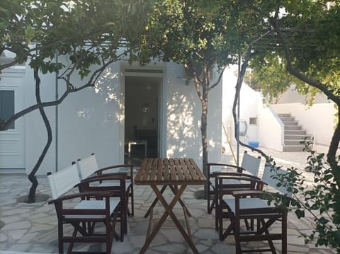 Patio, Dining area