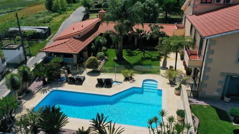 Property building, Bird's eye view, Garden, Swimming pool