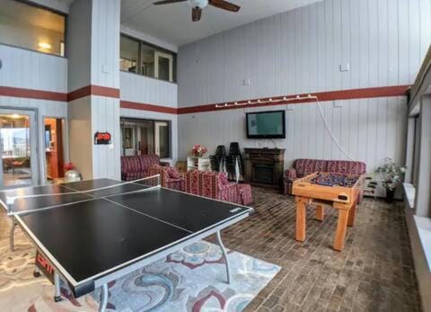 Lakeview Winni Condo with Kitchenette Weirs Beach Apartment in Laconia