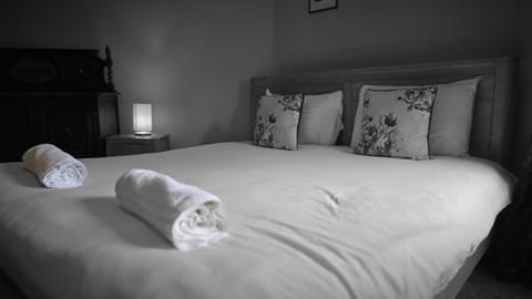 Cathedral View Cottage - City Center Apartment in Gloucester