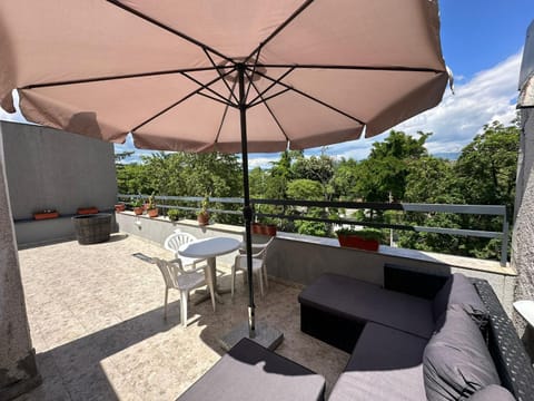 View (from property/room), Balcony/Terrace