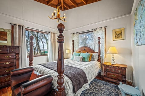 Mountain Treehouse - Magpie Nest House in Fort Payne