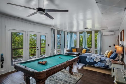 Mountain Retreat Ruby's Roost Home & Loft House in Fort Payne