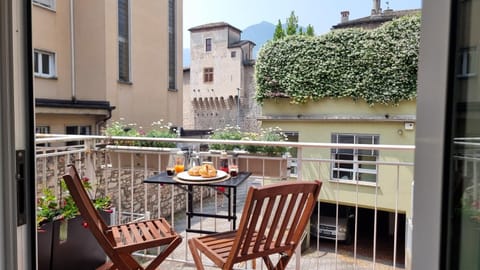 View (from property/room), Balcony/Terrace, Food and drinks