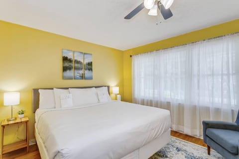 Near Downtown Beach Main House - Woodland Escape House in Pensacola