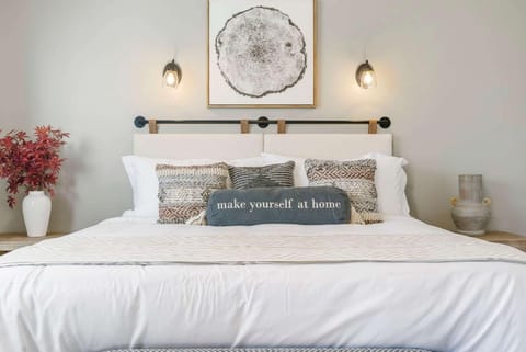 Pointe Royale Retreat - Relaxation Awaits House in Branson