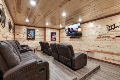 Wink Bear Lodge by Venture Smoky Mountains House in Gatlinburg