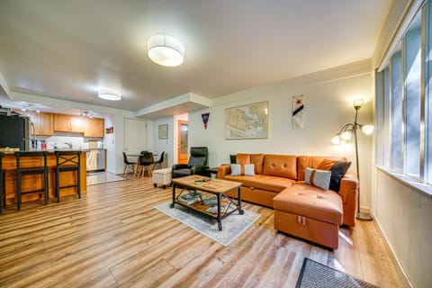 8 Mi to Dtwn Seattle Pet-Friendly Apt with Hot Tub Apartment in Mercer Island