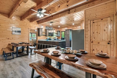 Flowing Waters Lodge by Venture Smoky Mountains House in Sevier County