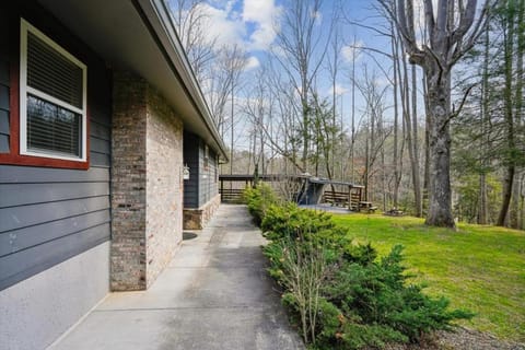 Glades Getaway by Venture Smoky Mountains House in Gatlinburg