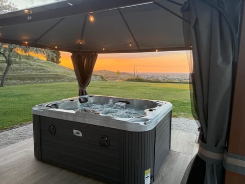 Natural landscape, Garden, Hot Tub, Sunset