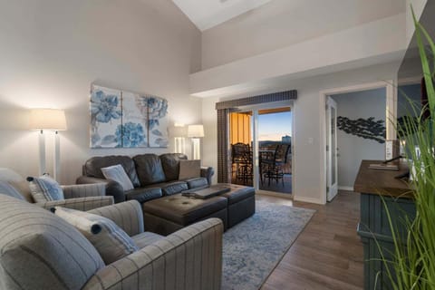 Ozark Views at Majestic - Perched on the Hills House in Branson