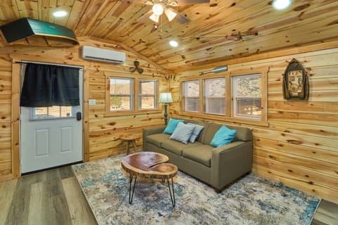 Jetts Lil Fishing Lodge by Venture Smoky Mountains House in Sevierville