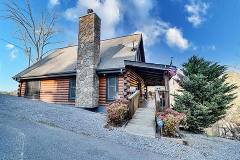 Lakeview Lodge by Venture Smoky Mountains House in Douglas Lake
