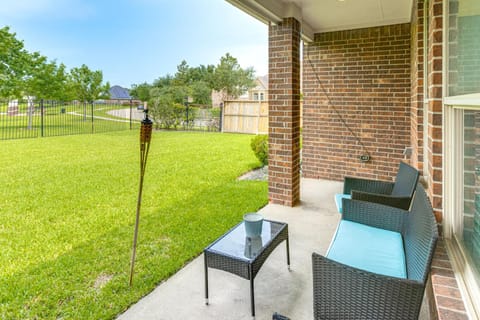Pet-Friendly Home with Patio and Yard in Rosharon House in Pearland