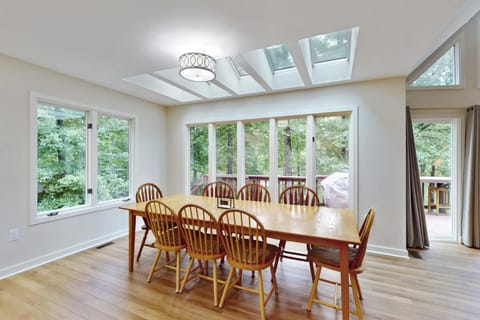 Calm Water Cove House in Lake Anna